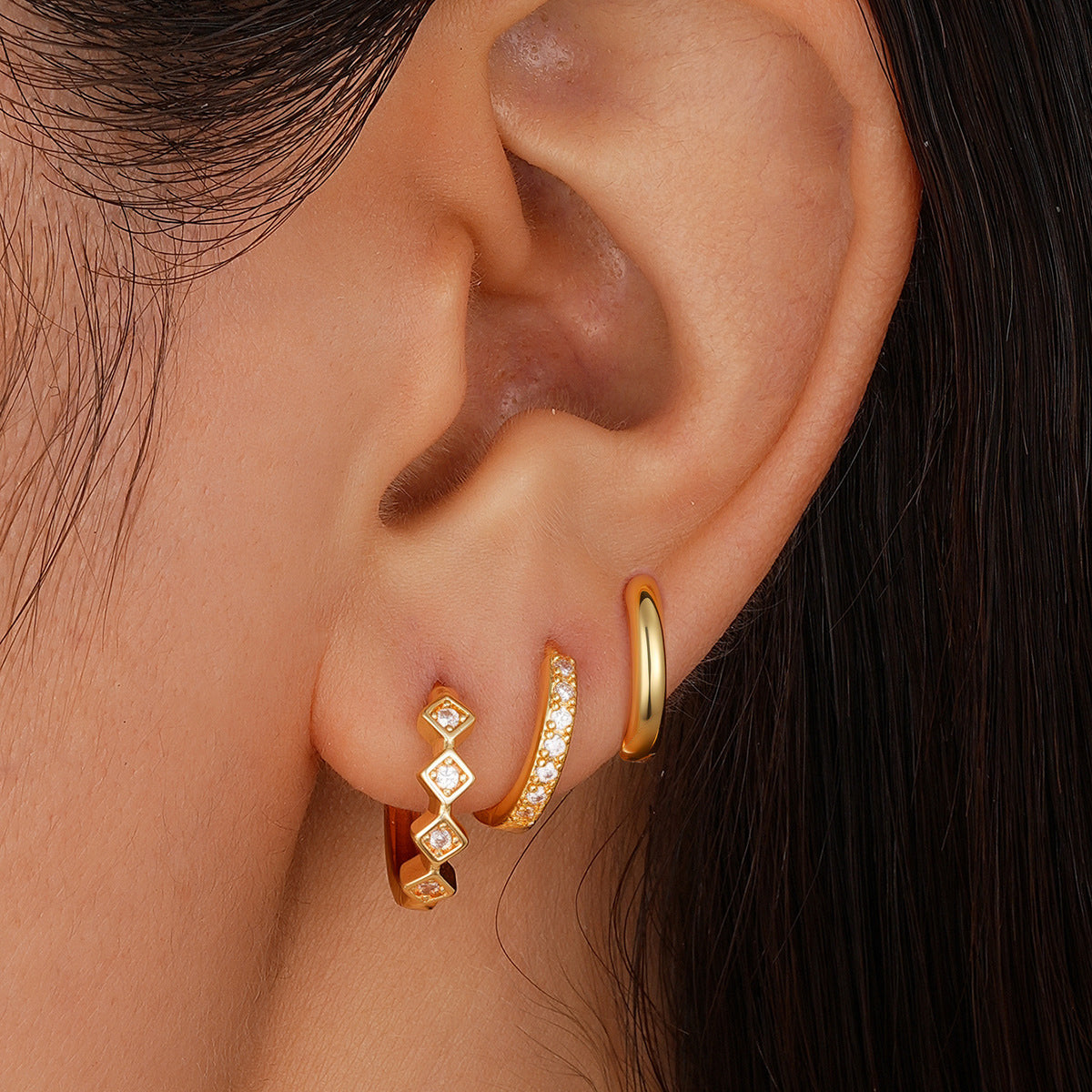 Damen Ohrschmuck Set mit funkelnden Zirkonia und modernen Designs Shop Nory