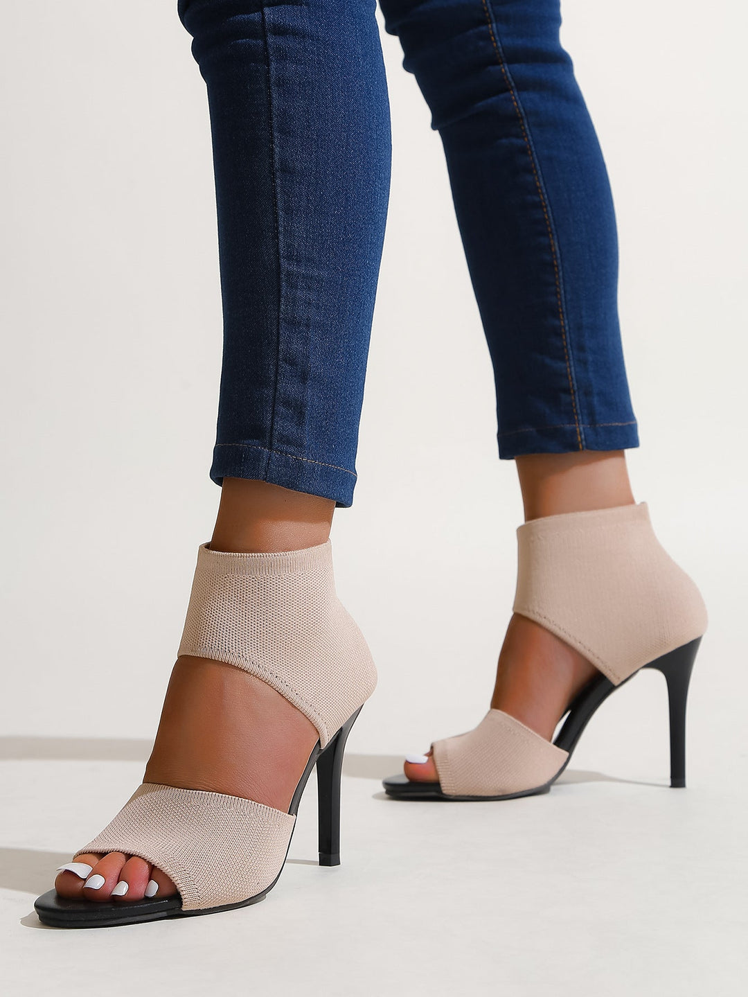 Damen Peep-Toe High Heels mit elastischem Strick-Oberschaft und hochmodernem Trichterabsatz