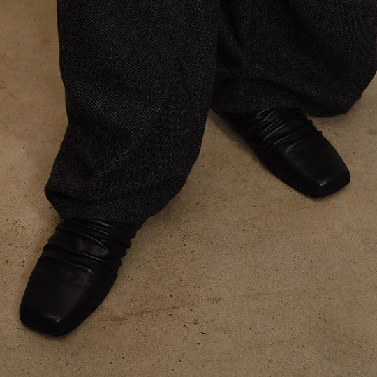 Damen Leder-Slipper mit quadratischer Zehenpartie und gerafftem Schaft Shop Nory