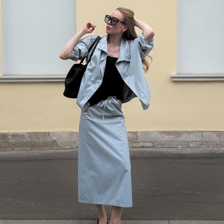 Damen Zweiteiliges Co-Ord-Set aus leichter Windjacke mit Tunnelzug und tailliertem Maxi-Rock Shop Nory