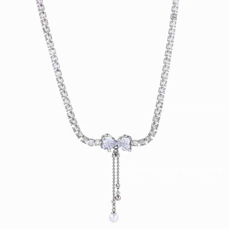 Damen Choker mit funkelnden Zirkonia und elegantem Anhänger Shop Nory