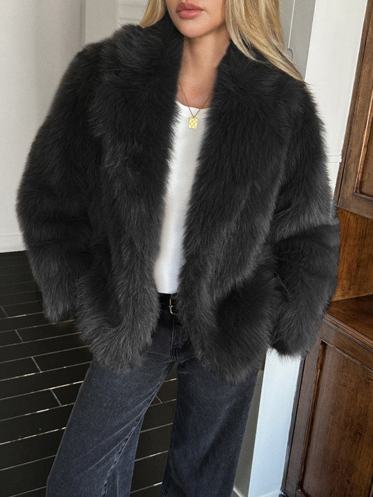 Damen nan kurzer Faux‑Fur Mantel mit voluminösem Schalkragen, Oversize‑Passform und weichen Textur Shop Nory