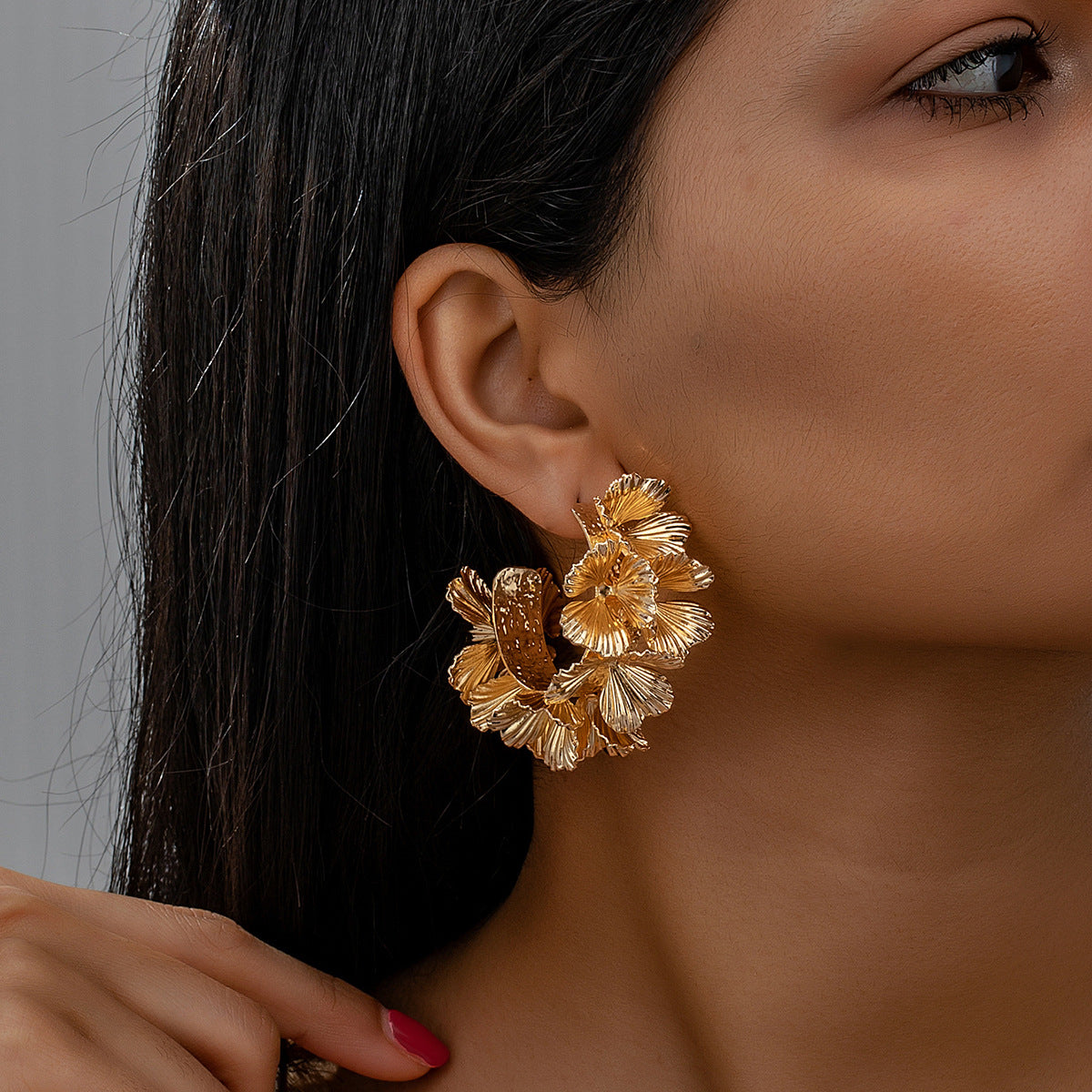 Damen Ohrhänger mit kunstvollem Blumendesign Shop Nory
