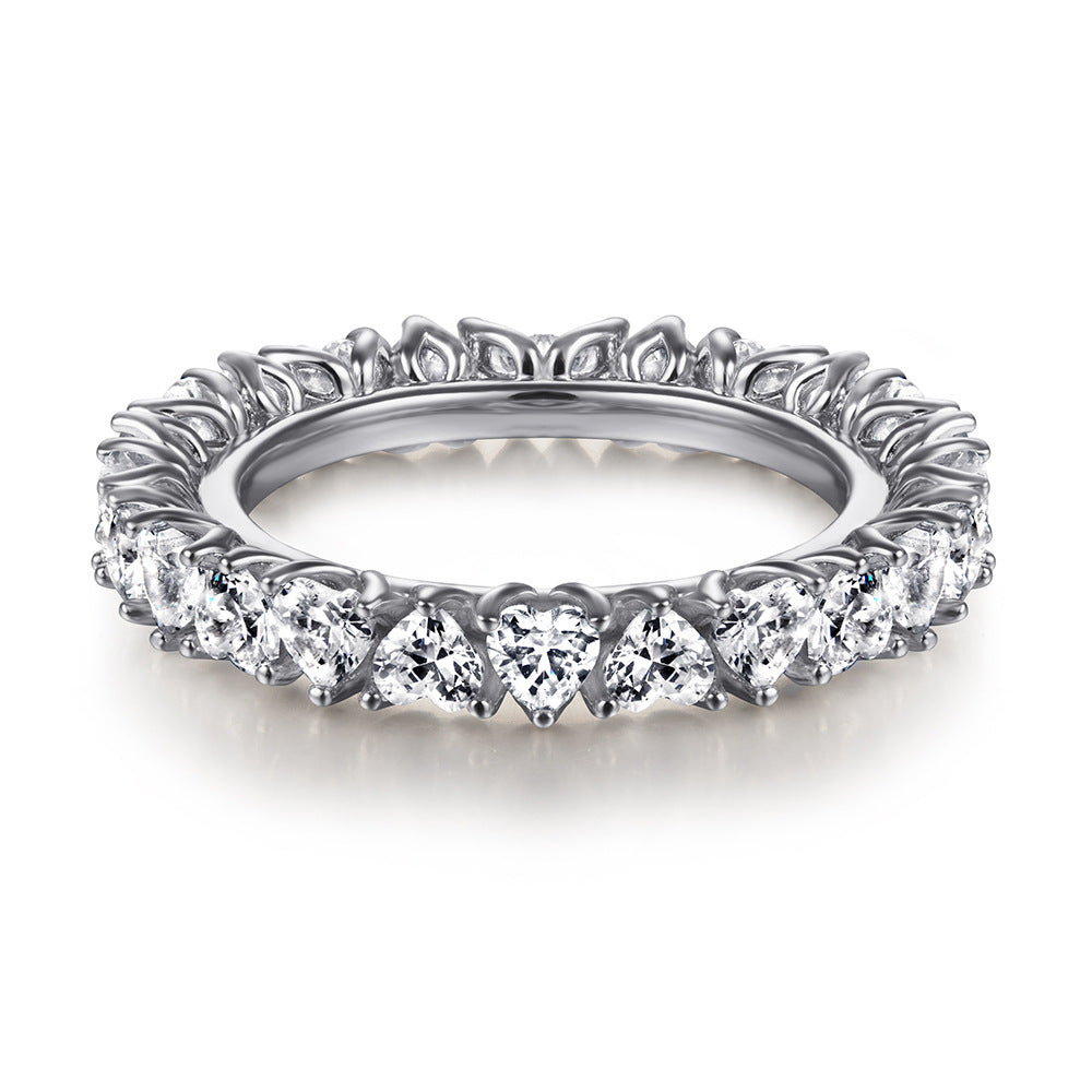 Damen Verlobungsring mit strahlendem ovalem Hauptstein und zarten Zirkonia-Details Shop Nory