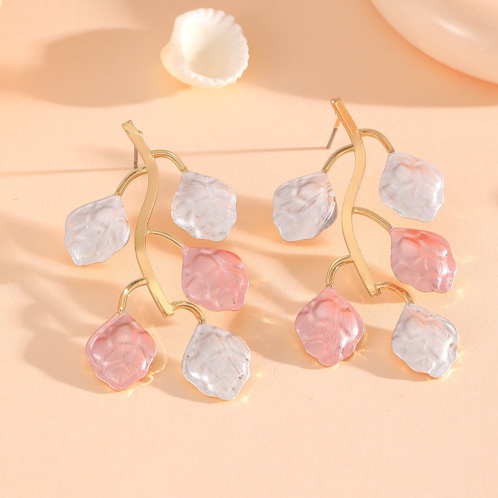 Damen Ohrringe mit floralen Blütenblättern und hochwertigem Finish Shop Nory