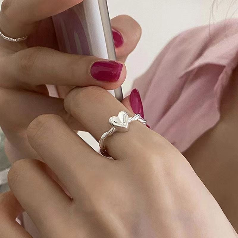 Damen Ring mit verspieltem Herzdesign und eleganten Details Shop Nory