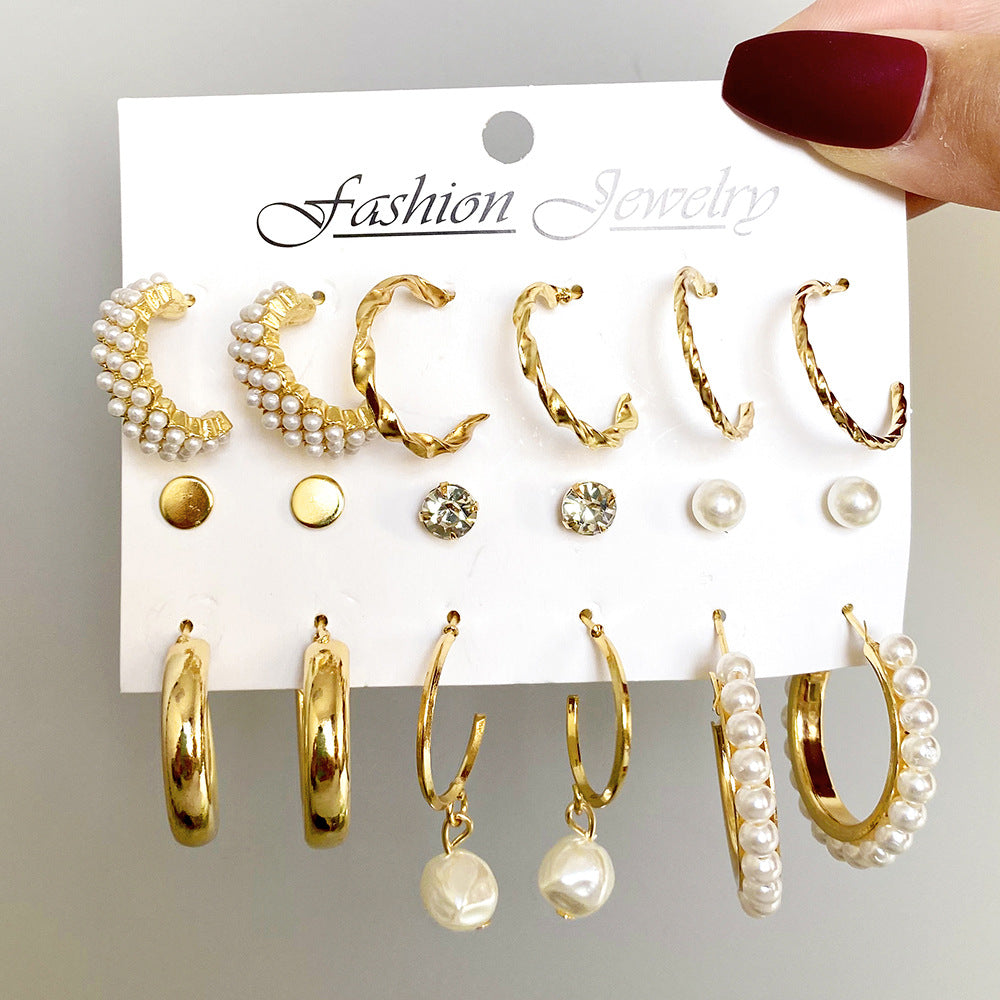 Damen Ohrringe Set mit elegantem Perlendesign und funkelnden Goldakzenten Shop Nory