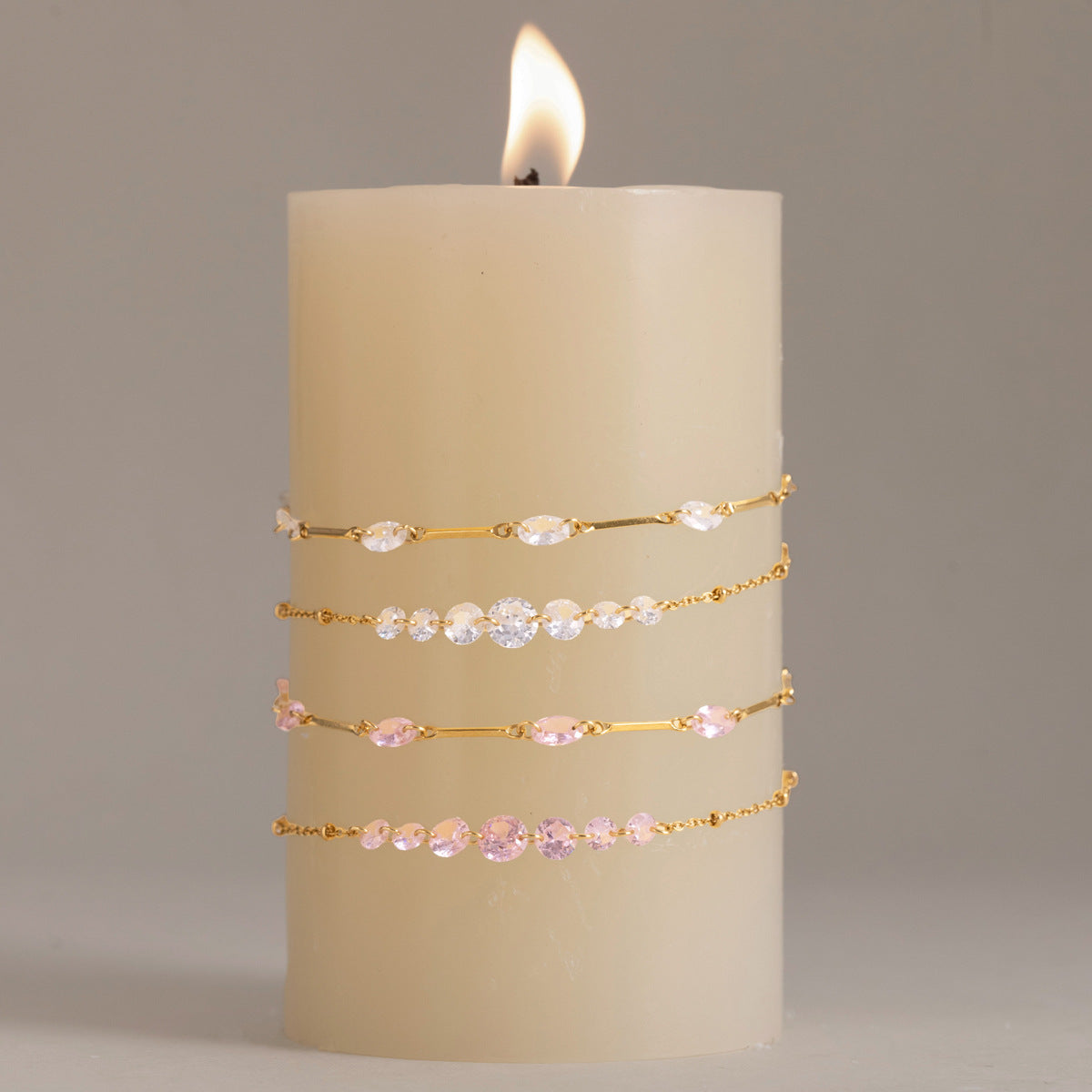 Damen Armband mit funkelnden Kristallen und verstellbarem Verschluss Shop Nory