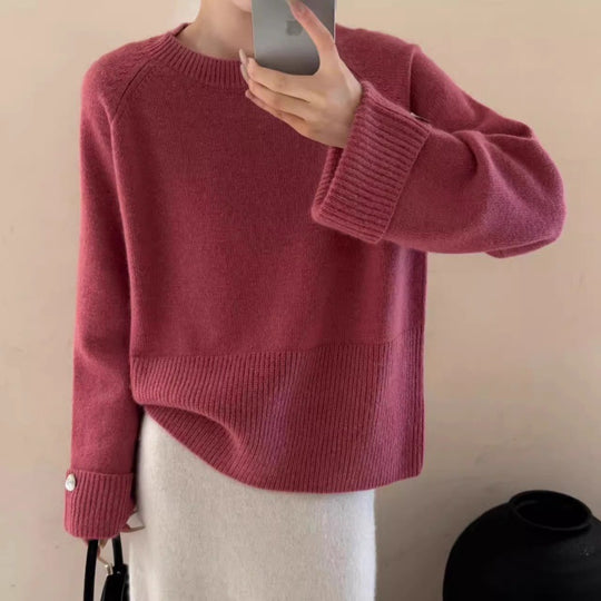 Damen Oversize-Rundhalspullover mit verlängerten Manschetten und Zierknopf Shop Nory