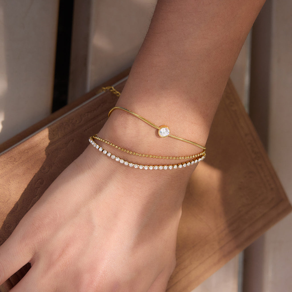 Damen Armband mit funkelnden Zirkonia und hypoallergenen Edelstahl-Elementen Shop Nory