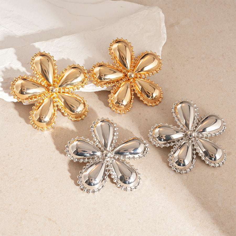 Damen Ohrringe im stilvollen Blumendesign Shop Nory