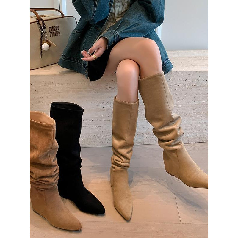 Damen kniehohe Slouch-Stiefel aus Veloursleder mit spitzer Zehenpartie Shop Nory