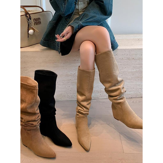 Damen kniehohe Slouch-Stiefel aus Veloursleder mit spitzer Zehenpartie Shop Nory