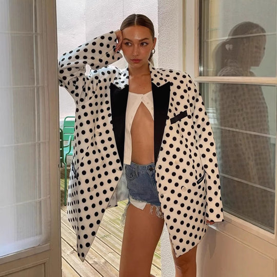 Damen Oversize-Tupfenblazer mit kontrastierendem Revers und kastiger Silhouette Shop Nory