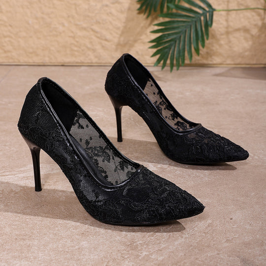 Damen Spitz zulaufende Braut‑Pumps aus floraler Spitze mit transparentem Mesh und Metall‑Stiletto Shop Nory