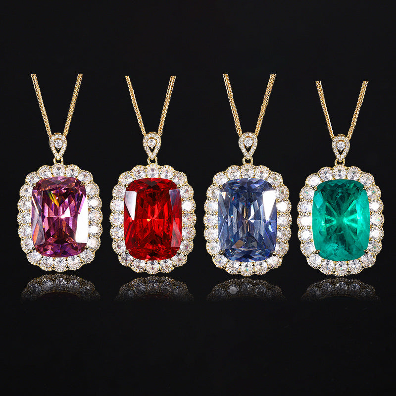Kissen-Schliff Halo Anhänger Halskette mit Mikro-Pavé Cubic Zirconia und vergoldeter Rope-Kette