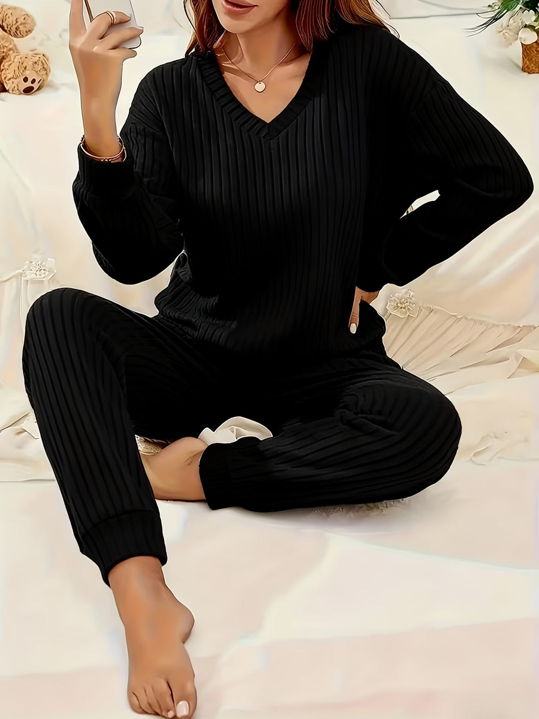 Damen Komfortables Rippstrick-Loungewear-Set mit V-Ausschnitt und Joggerhose Shop Nory