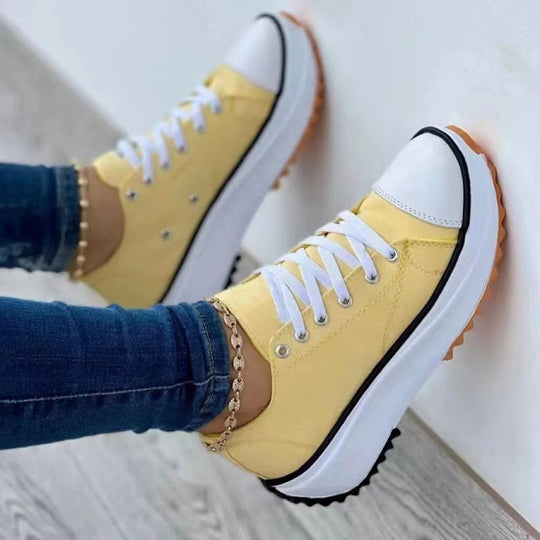 Damen Canvas-Plateau-Sneaker mit robuster Profilsohle, Zehenkappe und Schnürung Shop Nory