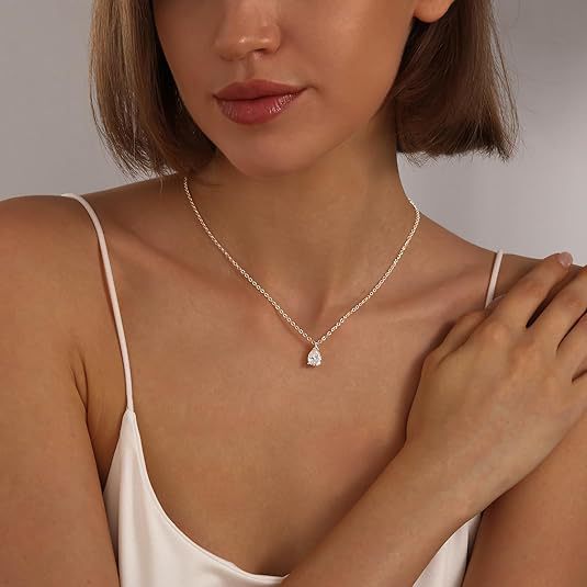 Damen Halskette mit tropfenförmigem Zirkonia-Anhänger und eleganter Gliederkette Shop Nory