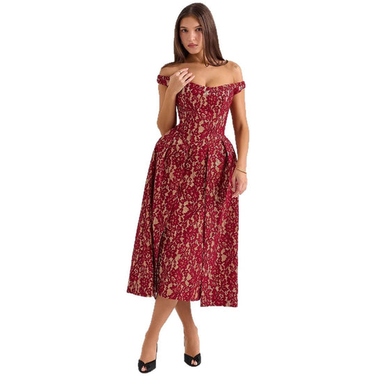 Damen Abendkleid mit raffinierten Spitzenapplikationen und elegantem Schnitt