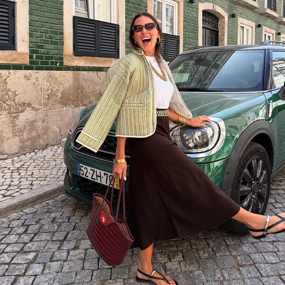 Damen Kurz gesteppte Streifenjacke im Boxy‑Cut mit Rundkragen und aufgesetzten Taschen Shop Nory