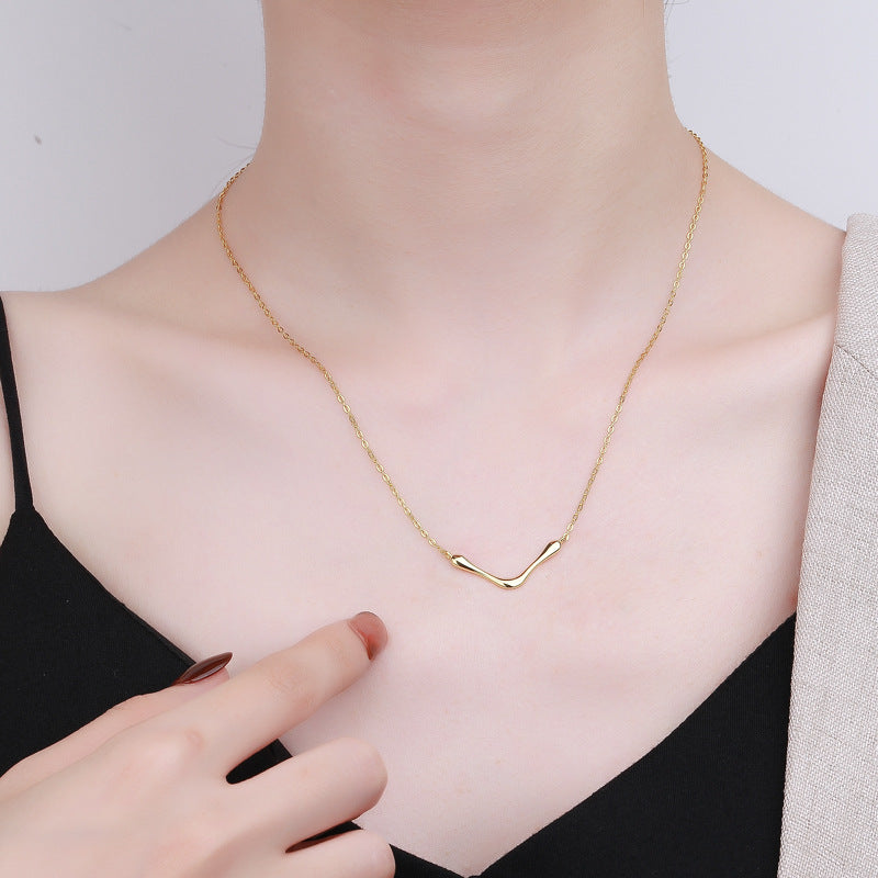 Damen Halskette mit modernem, geschwungenem Anhänger Shop Nory
