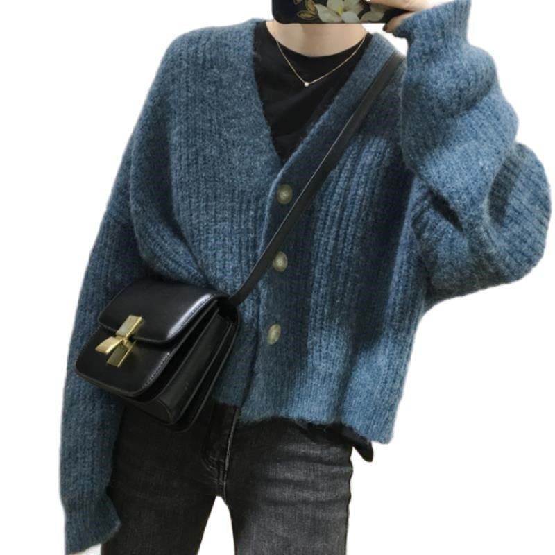 Damen Strickjacke mit V-Ausschnitt und hochwertigen Knopfdetails