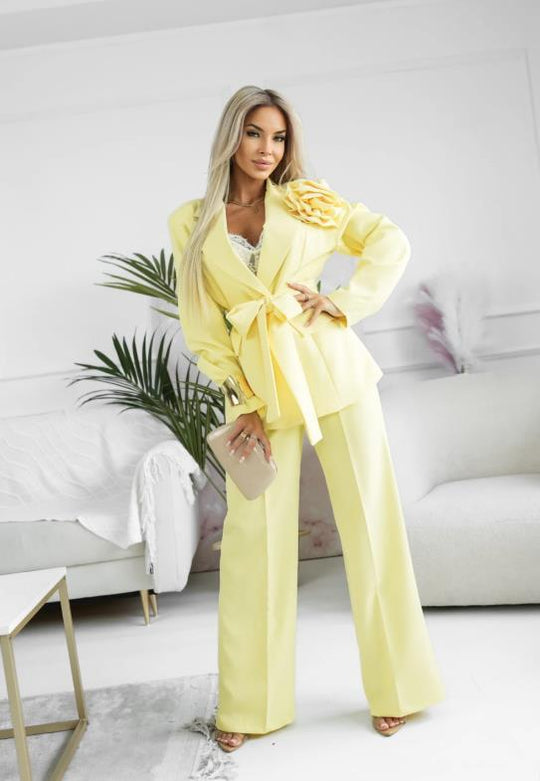 Damen Elegantes Oversize-Blazer-Set mit rosafarbener Rosenapplikation und Highwaist Weitbein-Hose Shop Nory