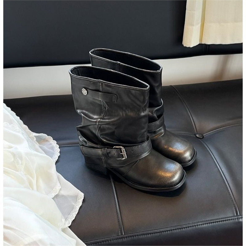 Damen Slouchy Bikerstiefel aus Lederoptik mit verstellbarem Schnallenriemen und mittlerem Blockabsatz Shop Nory