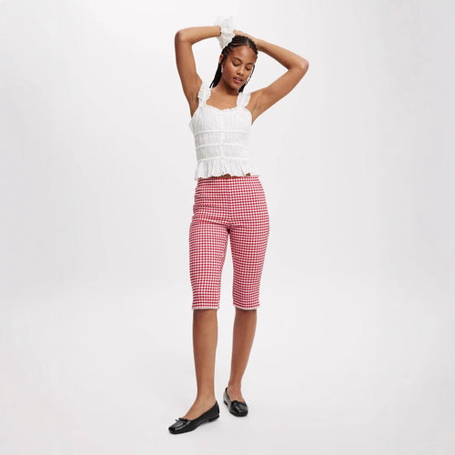 Damen luftiges Rüschentop mit Spitzenakzenten und karierter Hose