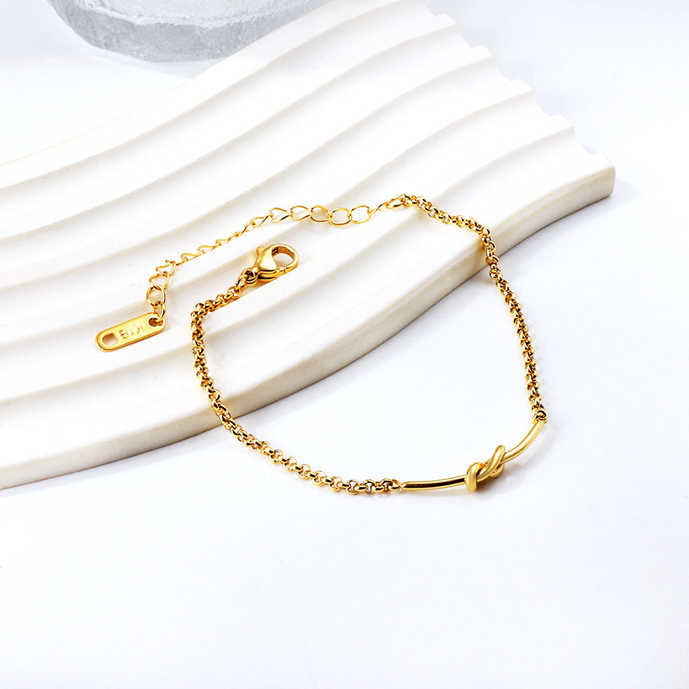 Damen edles Armband mit filigranen Schmetterlingsanhängern und Kristallakzenten Shop Nory