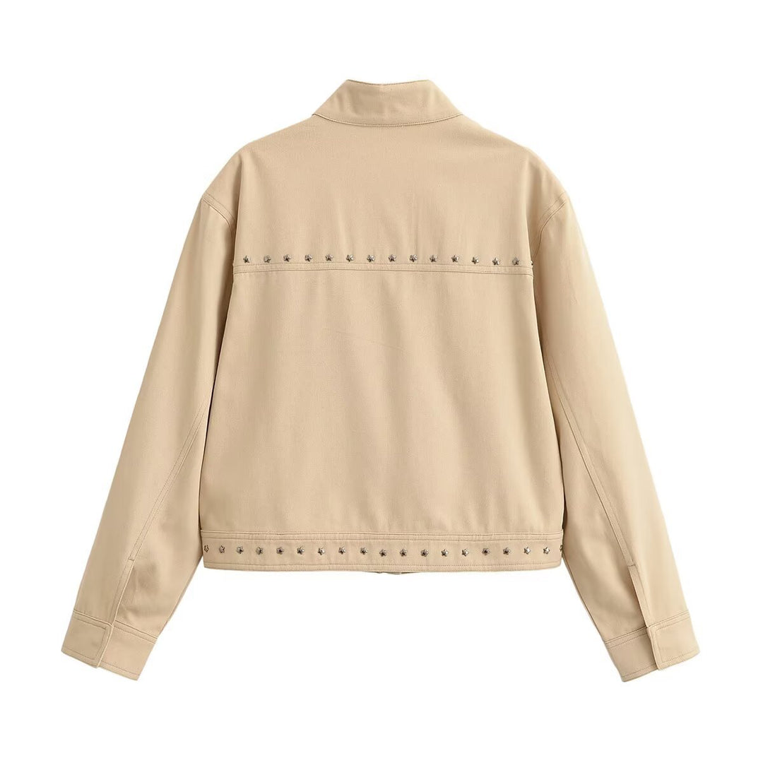 Damen Kurz geschnittene vegane Lederjacke mit Stehkragen, durchgehendem Reißverschluss und Sternnieten-Detail Shop Nory