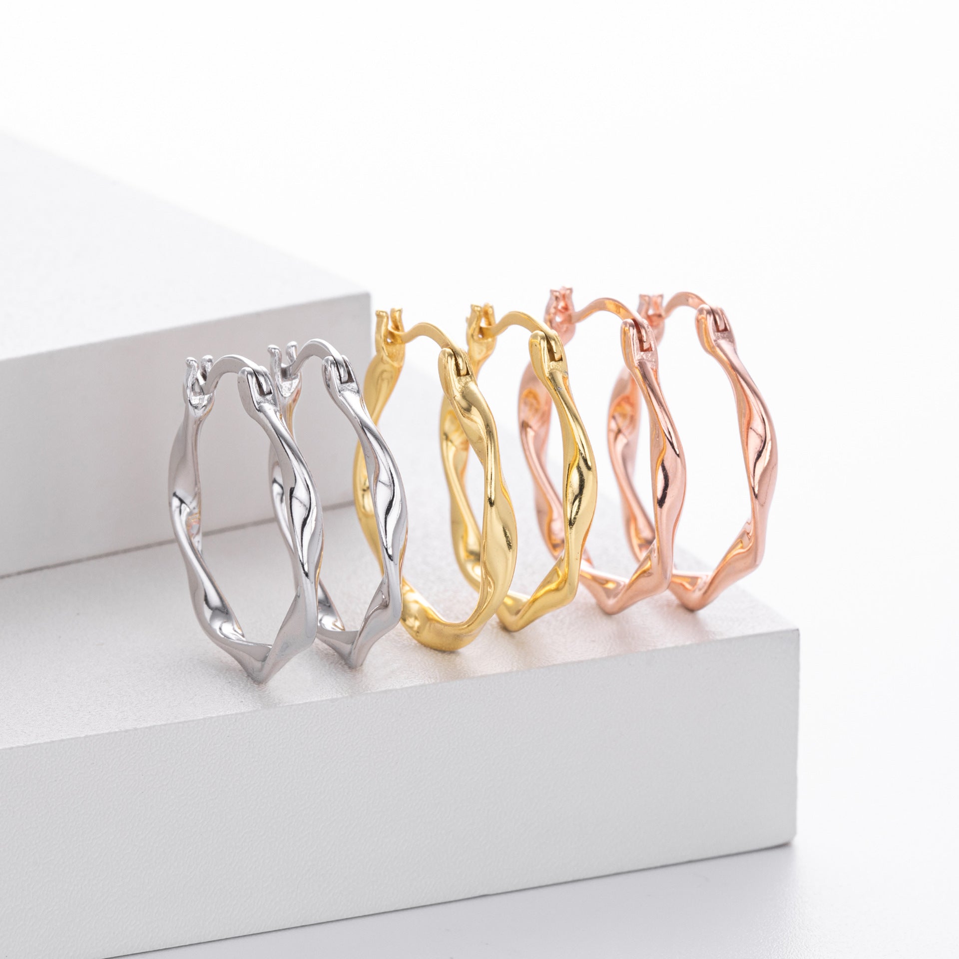 Damen Ohrhänger mit stilvollem, geschwungenem Design aus hochwertigem 925 Sterling Silber Shop Nory