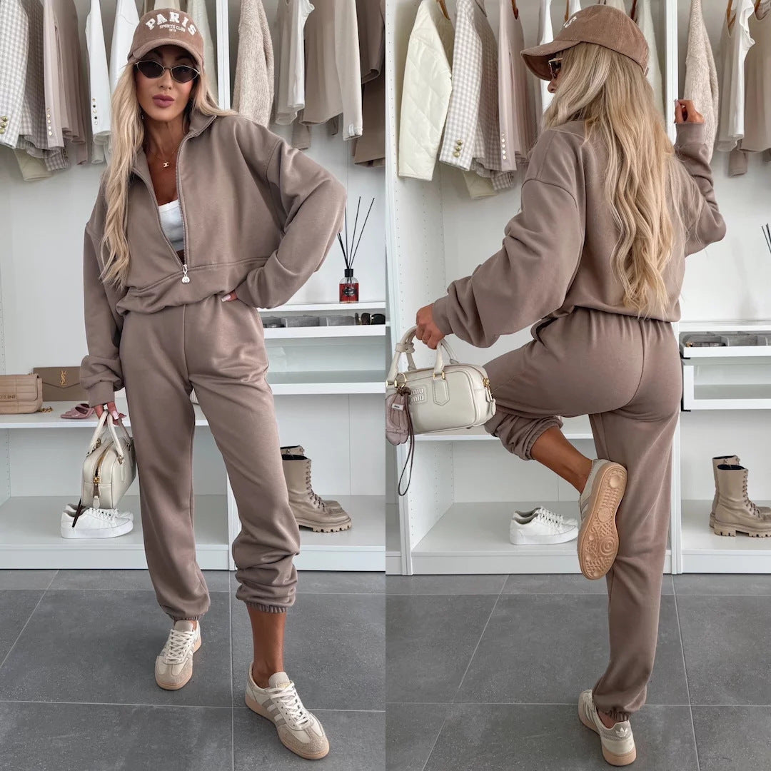 Damen Kuscheliges Freizeit-Set mit Kurzreißverschluss, hohem Kragen und Joggerhose Shop Nory