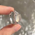 Damenring mit kunstvollem Blumendesign und opalisierendem Stein Shop Nory