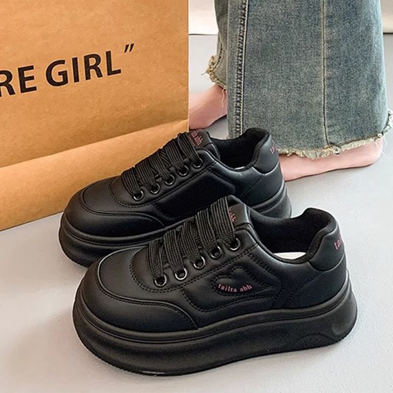 Damen Plateau-Sneaker im minimalistischen Chunky-Look mit skulpturierter Wedgesohle Shop Nory