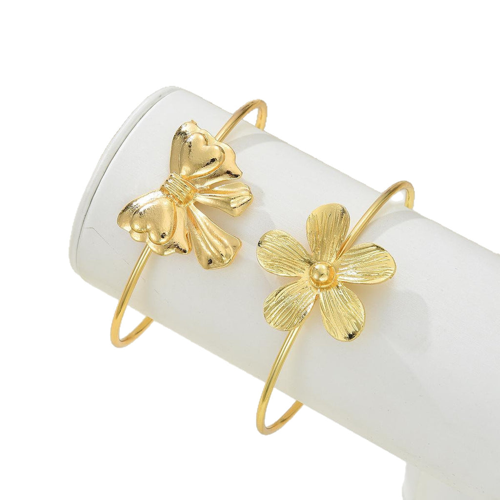 Damen Armreif-Set mit kunstvollen Blumen- und Schleifenanhängern Shop Nory