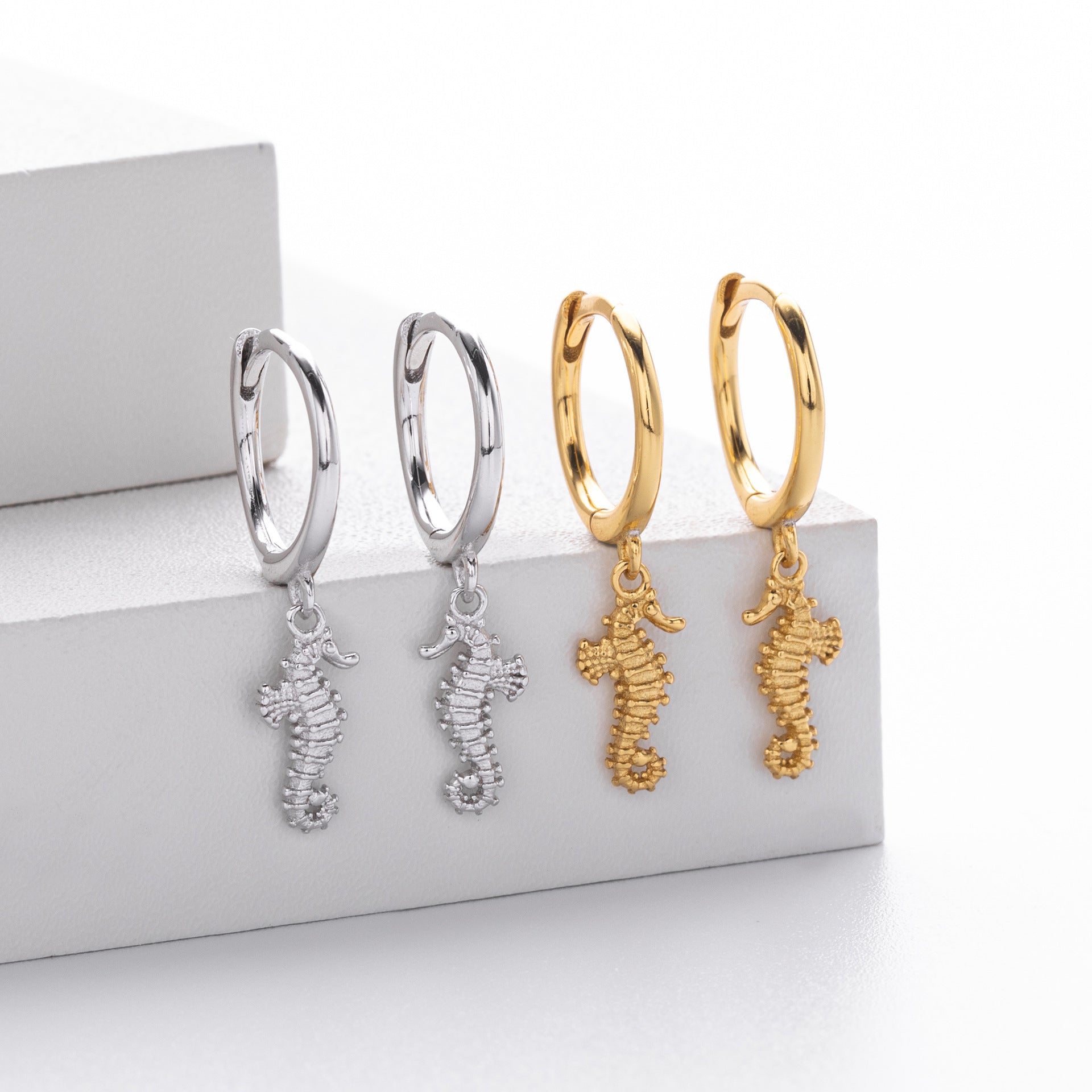 Damen Ohrhänger mit filigranem Seepferdchen-Anhänger aus 925 Sterling Silber Shop Nory