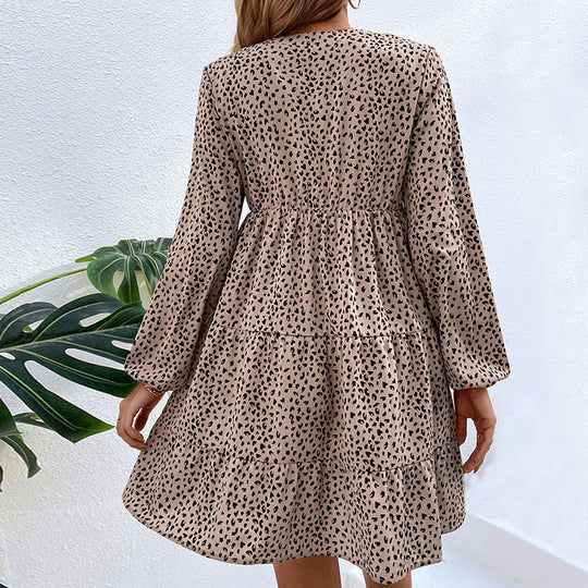Damen Leichtes stufiges Mini-Kleid mit V-Ausschnitt, elastischer Taillenpartie und Allover‑Print Shop Nory