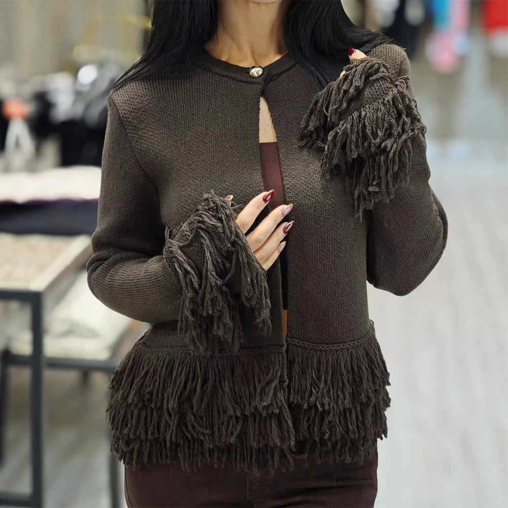 Damen Strickjacke mit Lagenfransen, Perlmuttverschluss und kastiger Silhouette Shop Nory