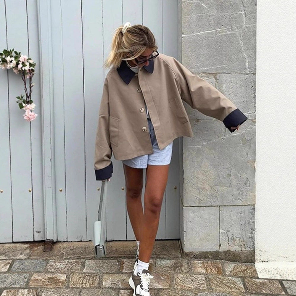 Damen Boxy-Übergangsjacke mit kontrastkragen, verdeckter Knopfleiste und verlängerten Ärmeln Shop Nory