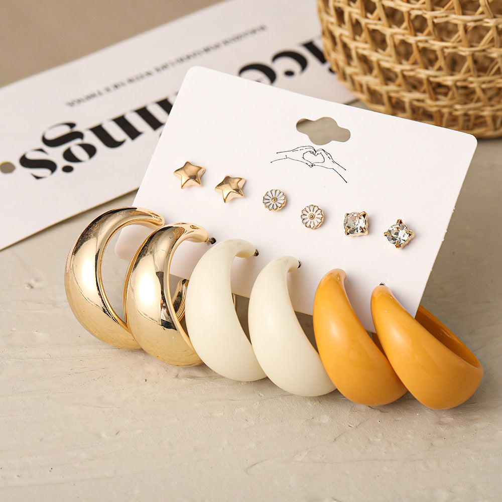 Damen Ohrstecker-Set mit verschiedenen stilvollen Designs und funkelnden Akzenten Shop Nory