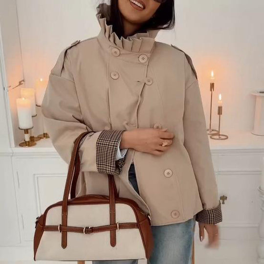 Damen Kurz geschnittene Boxy-Utility-Jacke mit plissiertem Kragen und Karo-Innenmanschetten Shop Nory