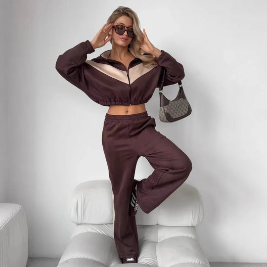 Damen cropped Zipjacke und weite Trackpants mit kontrastierendem Seitenstreifen Shop Nory