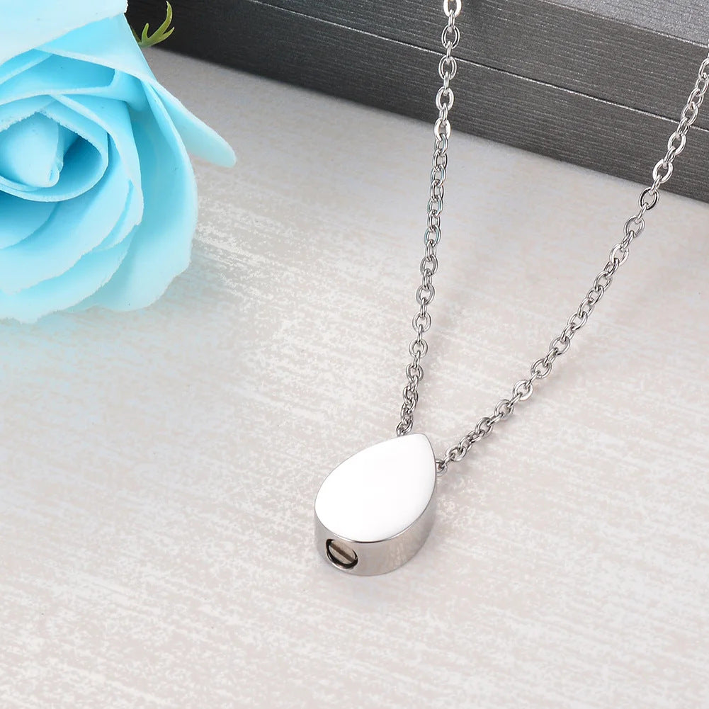 Damen Halskette mit ovalem Anhänger aus Edelstahl Shop Nory