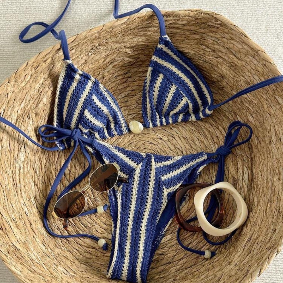 Damen Handgehäkelter Bikini mit maritimem Streifenmuster