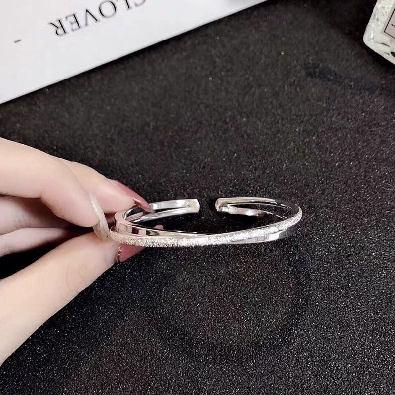 Damenarmband mit eleganter, minimalistischer Designlinie Shop Nory