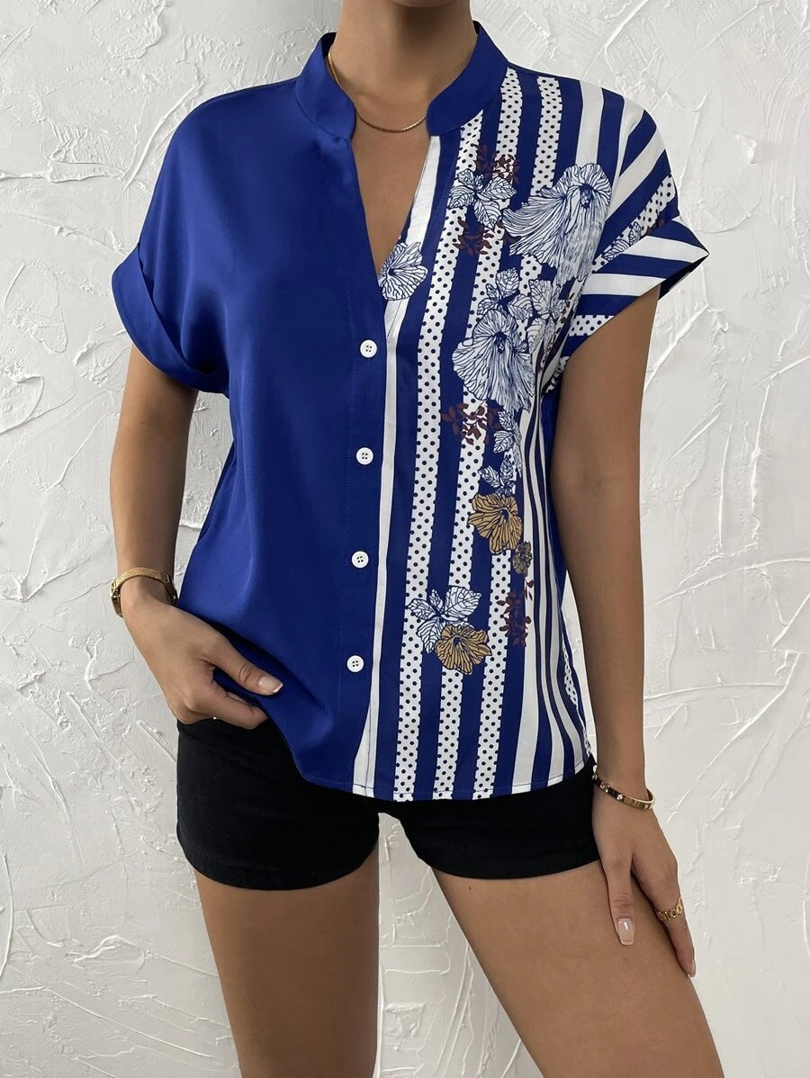 Damen Kurzarmbluse mit Stehkragen und asymmetrischem Streifen‑Blumenprint Shop Nory