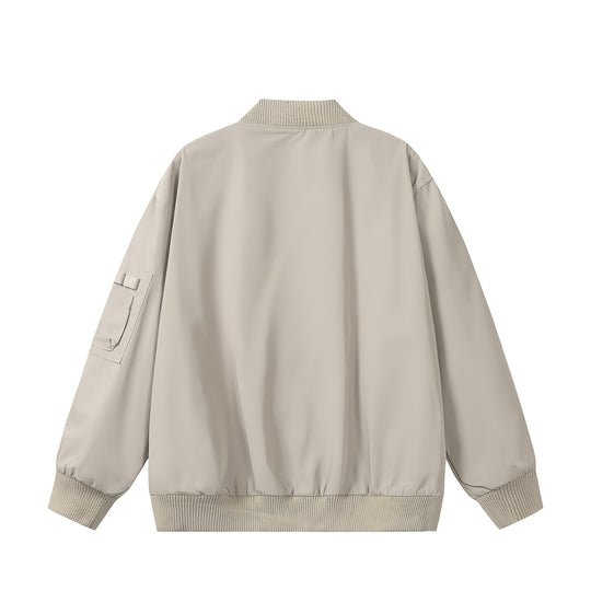 Unisex Kurz geschnittener wattierter Bomberblouson mit Reißverschluss‑Ärmeltasche und Rippbündchen Shop Nory