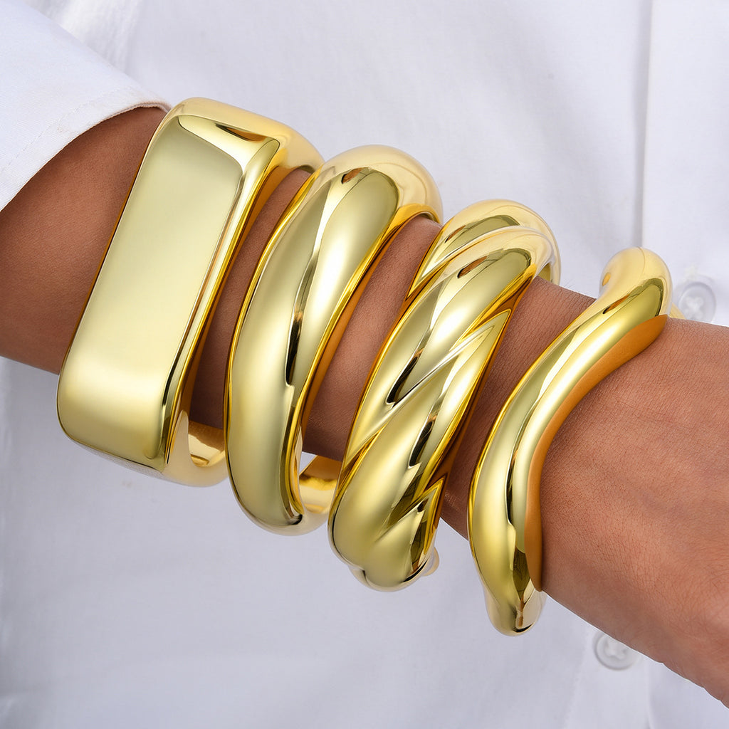 Damen Armreif-Set mit modernen Designs und geschwungenen Formen Shop Nory